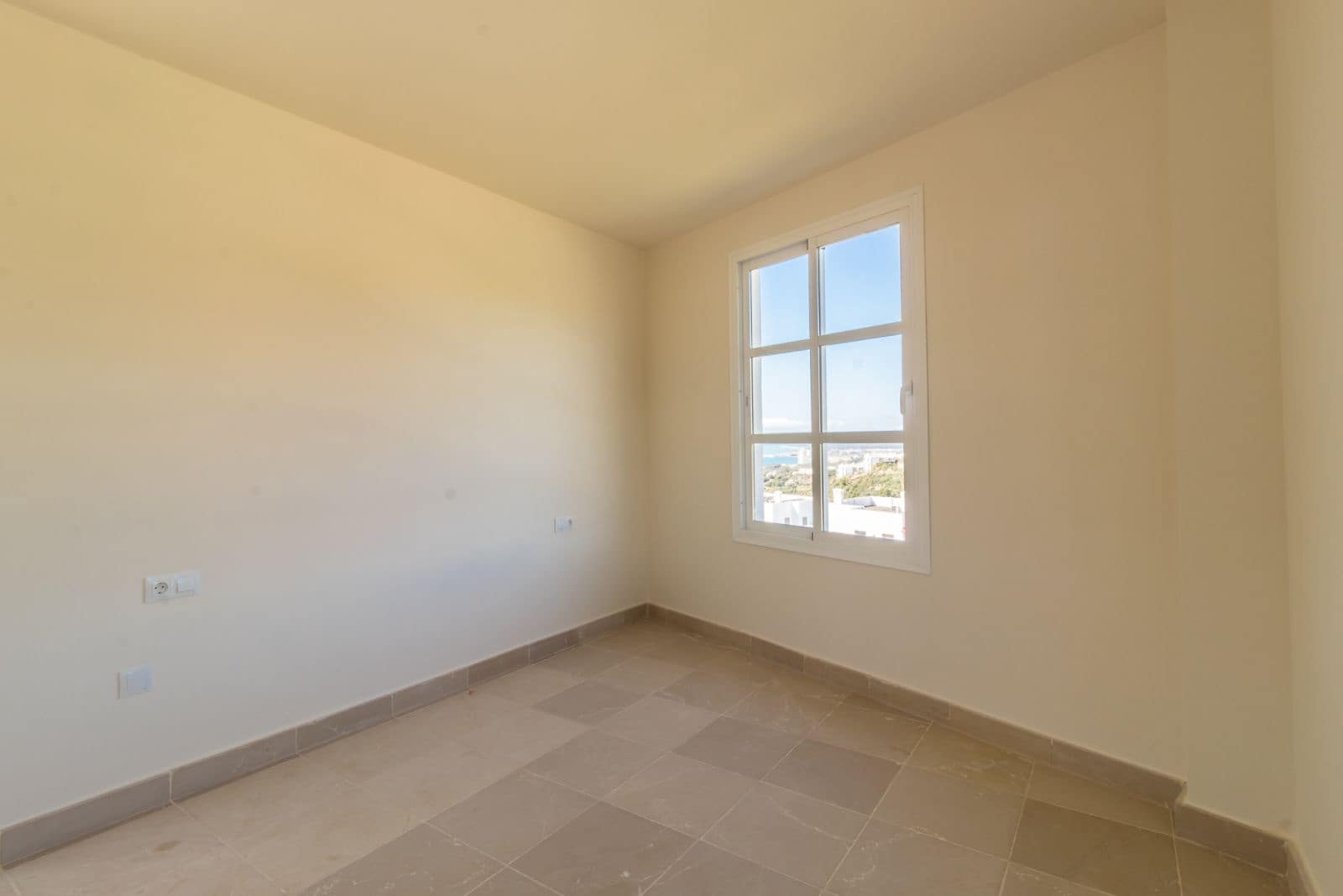 3 sypialnia Dom na sprzedaż w Manilva z basenem - 380 000 € (Ref: 8304767)