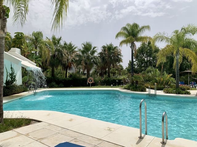 Apartamento de 2 habitaciones en Casares en venta - 285.000 € (Ref: 8482418)