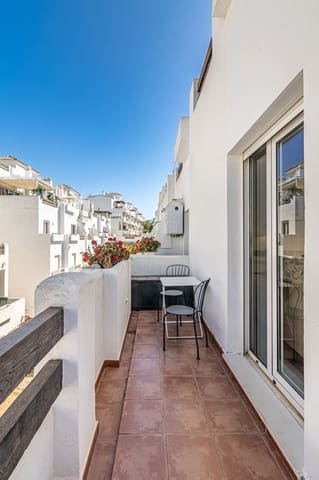 2 soverom Penthouse til salgs i Estepona med svømmebasseng - € 240 000 (Ref: 8482532)