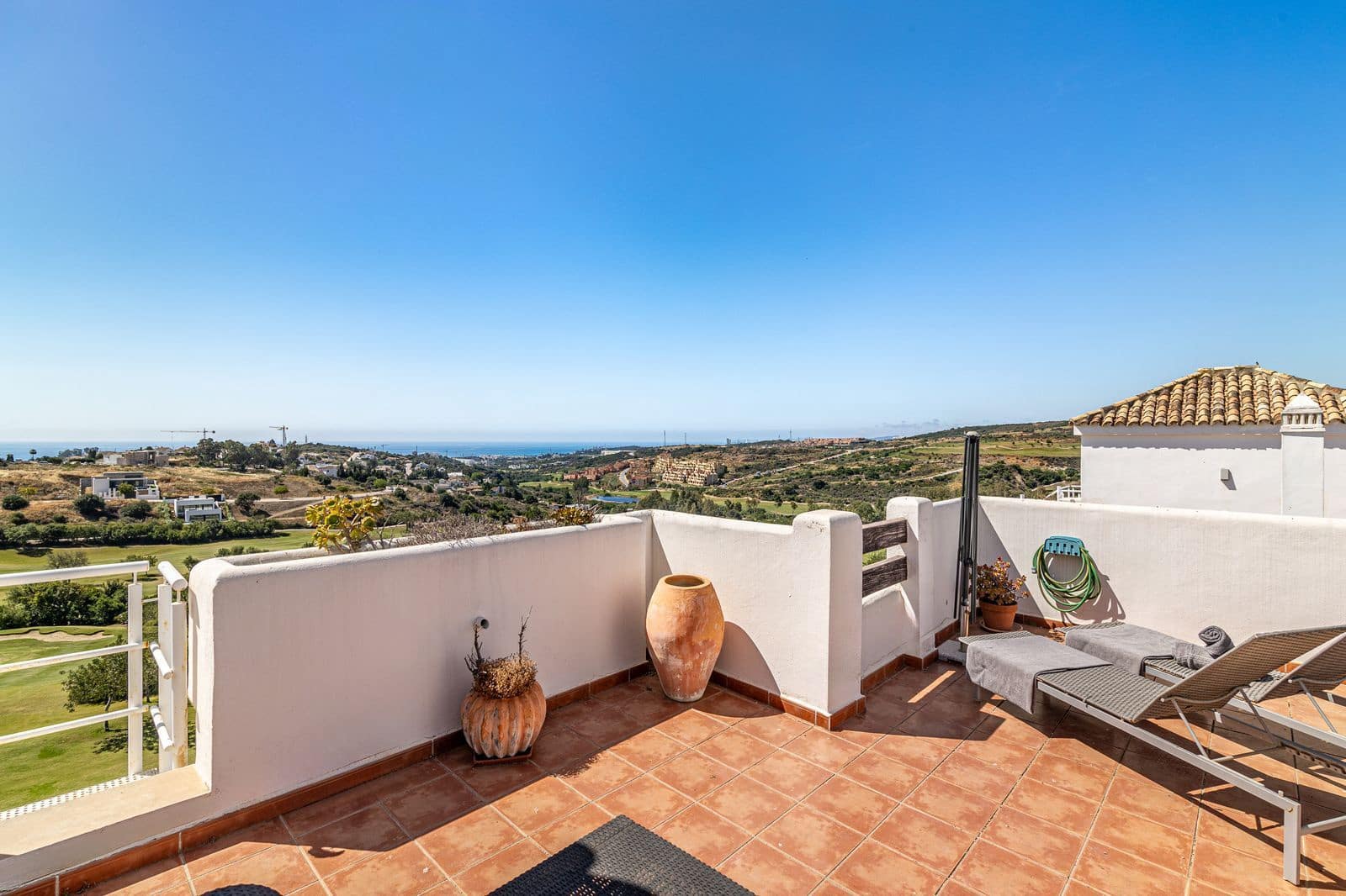 2 soverom Penthouse til salgs i Estepona med svømmebasseng - € 240 000 (Ref: 8482532)