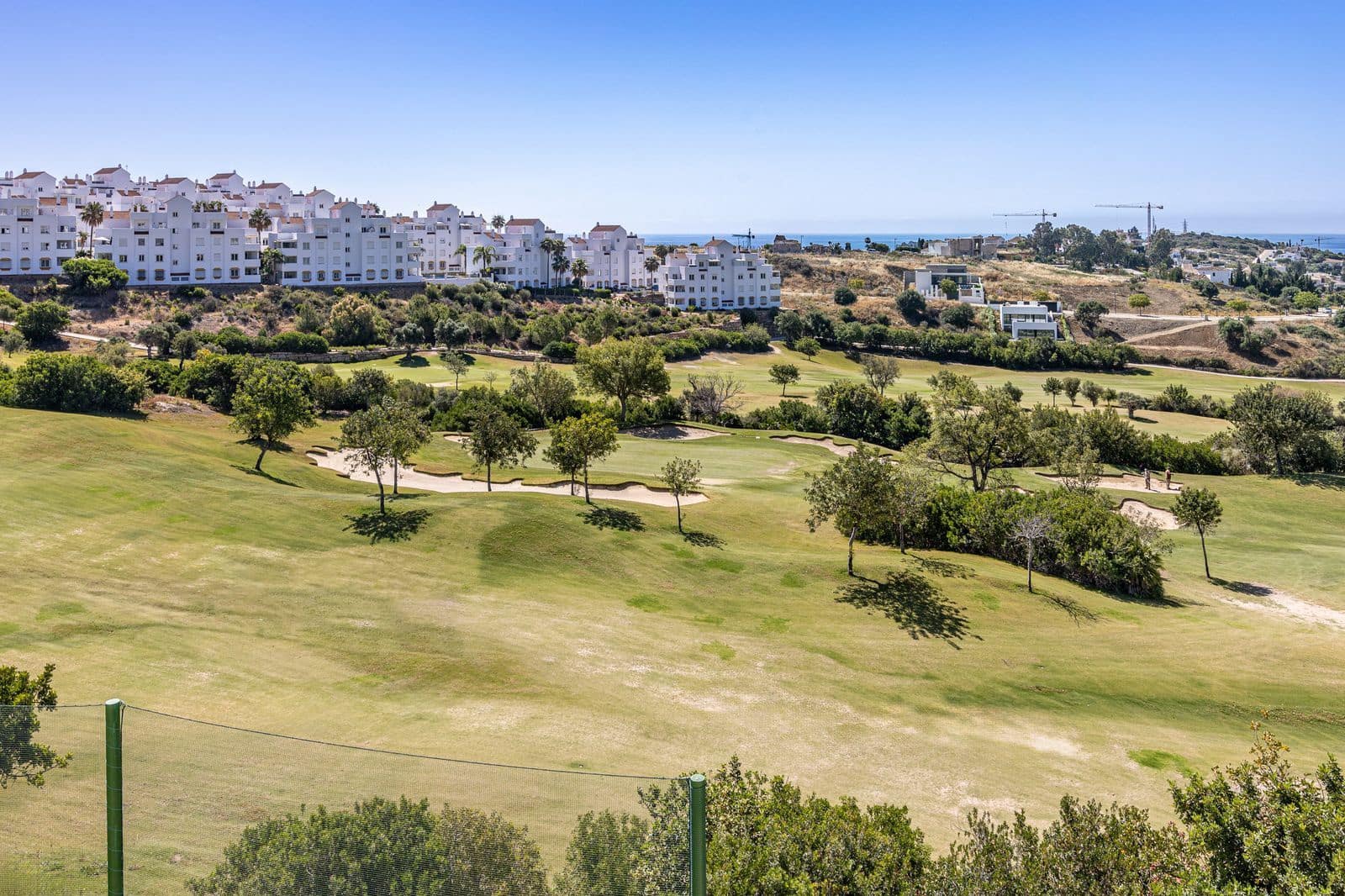2 soverom Penthouse til salgs i Estepona med svømmebasseng - € 240 000 (Ref: 8482532)