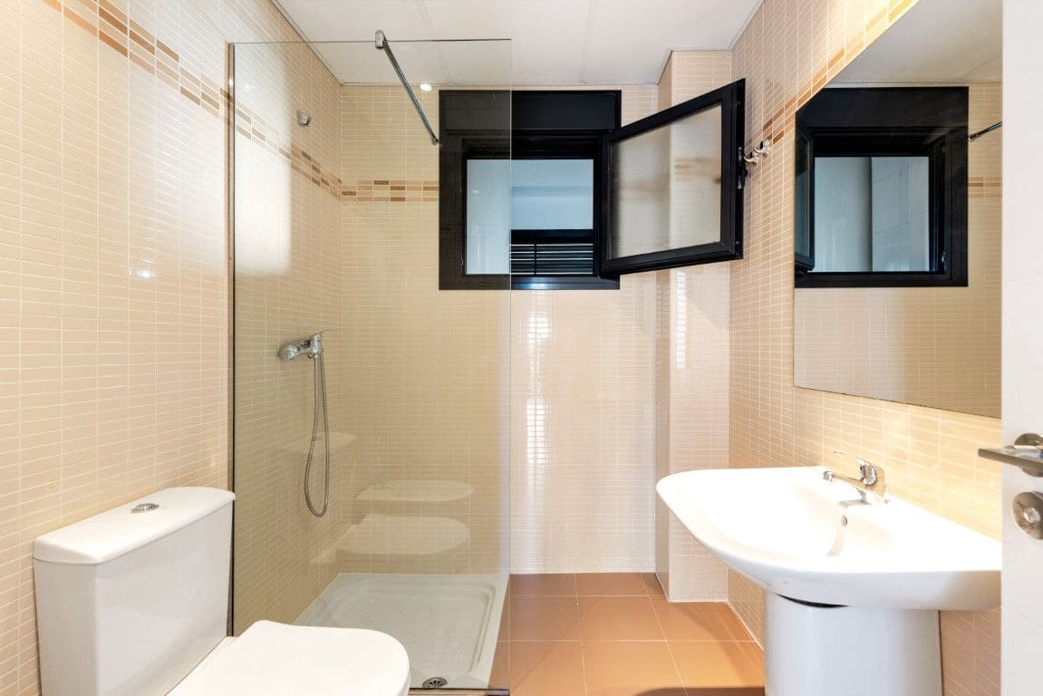 2 bedroom Apartment for sale in Estepona with pool - € 310,000 (Ref: 8482533)