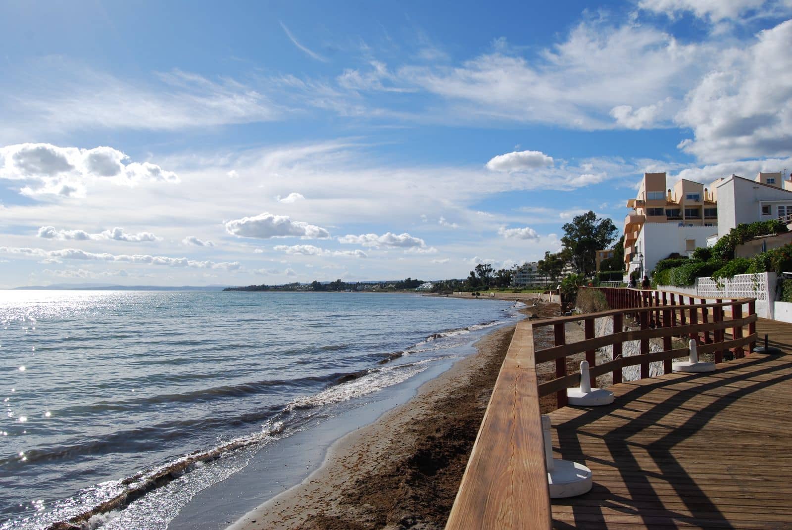 2 bedroom Apartment for sale in Estepona with pool - € 310,000 (Ref: 8482533)