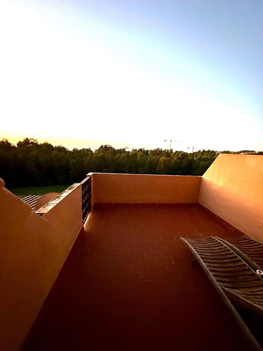 3 bedroom Penthouse for sale in Casares with pool - € 276,000 (Ref: 8491426)