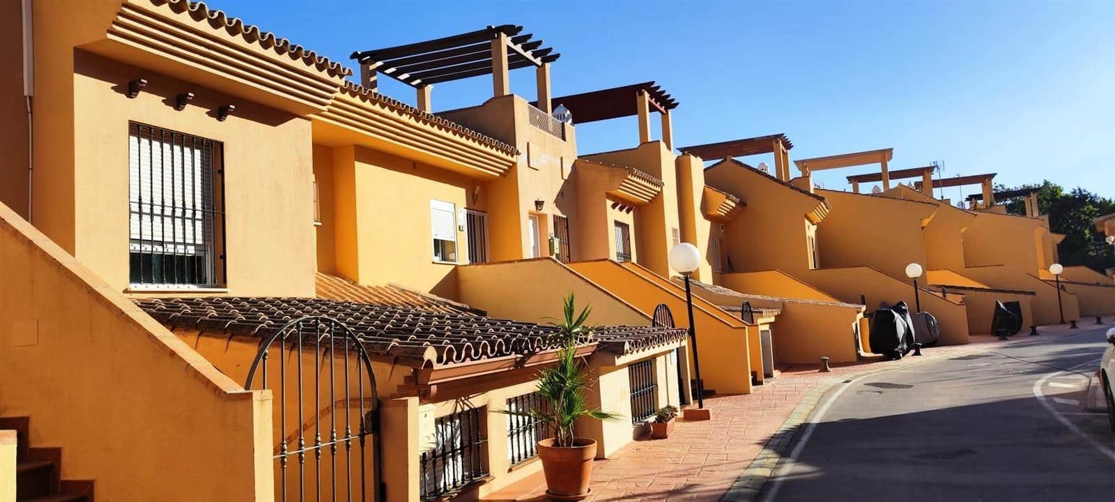 3 bedroom Apartment for sale in Casares with pool - € 295,000 (Ref: 8562461)