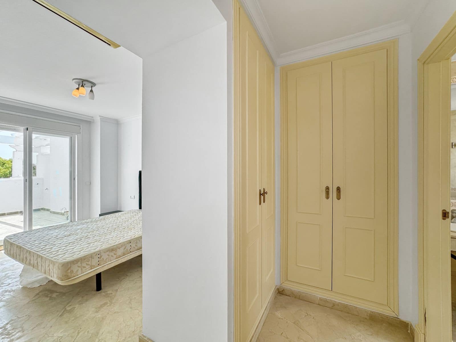 3 bedroom Apartment for sale in Bahia de Casares with pool - € 280,000 (Ref: 8562464)