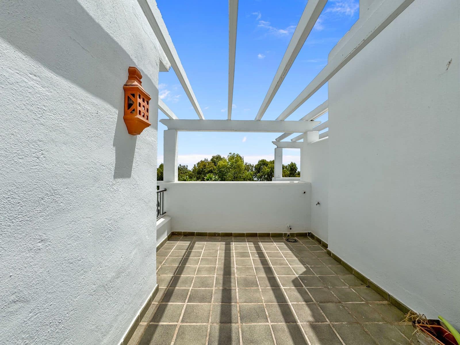 3 bedroom Apartment for sale in Bahia de Casares with pool - € 280,000 (Ref: 8562464)