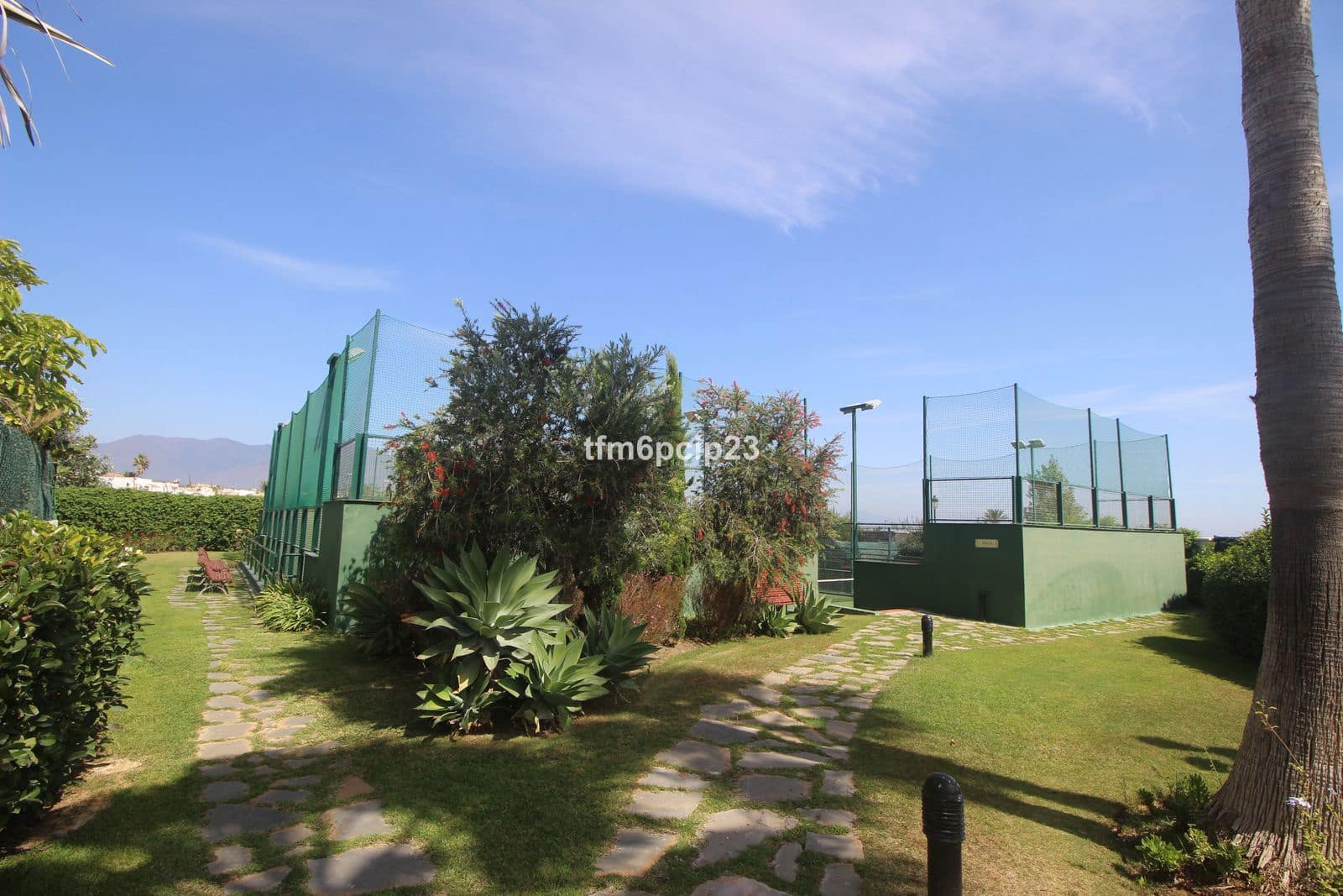 3 bedroom Apartment for sale in San Luis de Sabinillas with pool - € 279,000 (Ref: 8562465)