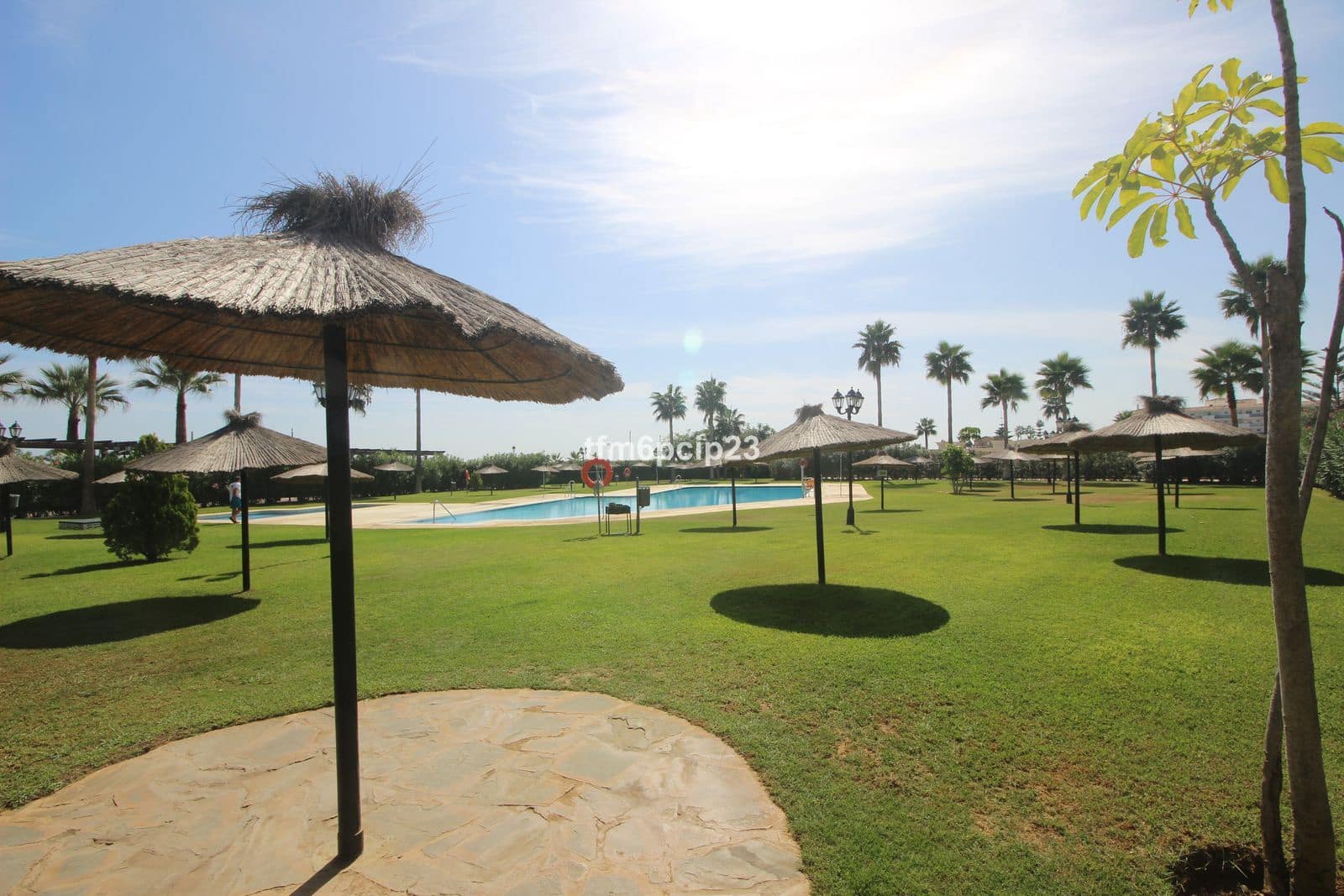 3 bedroom Apartment for sale in San Luis de Sabinillas with pool - € 279,000 (Ref: 8562465)