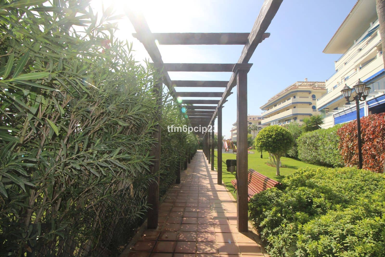 3 bedroom Apartment for sale in San Luis de Sabinillas with pool - € 279,000 (Ref: 8562465)