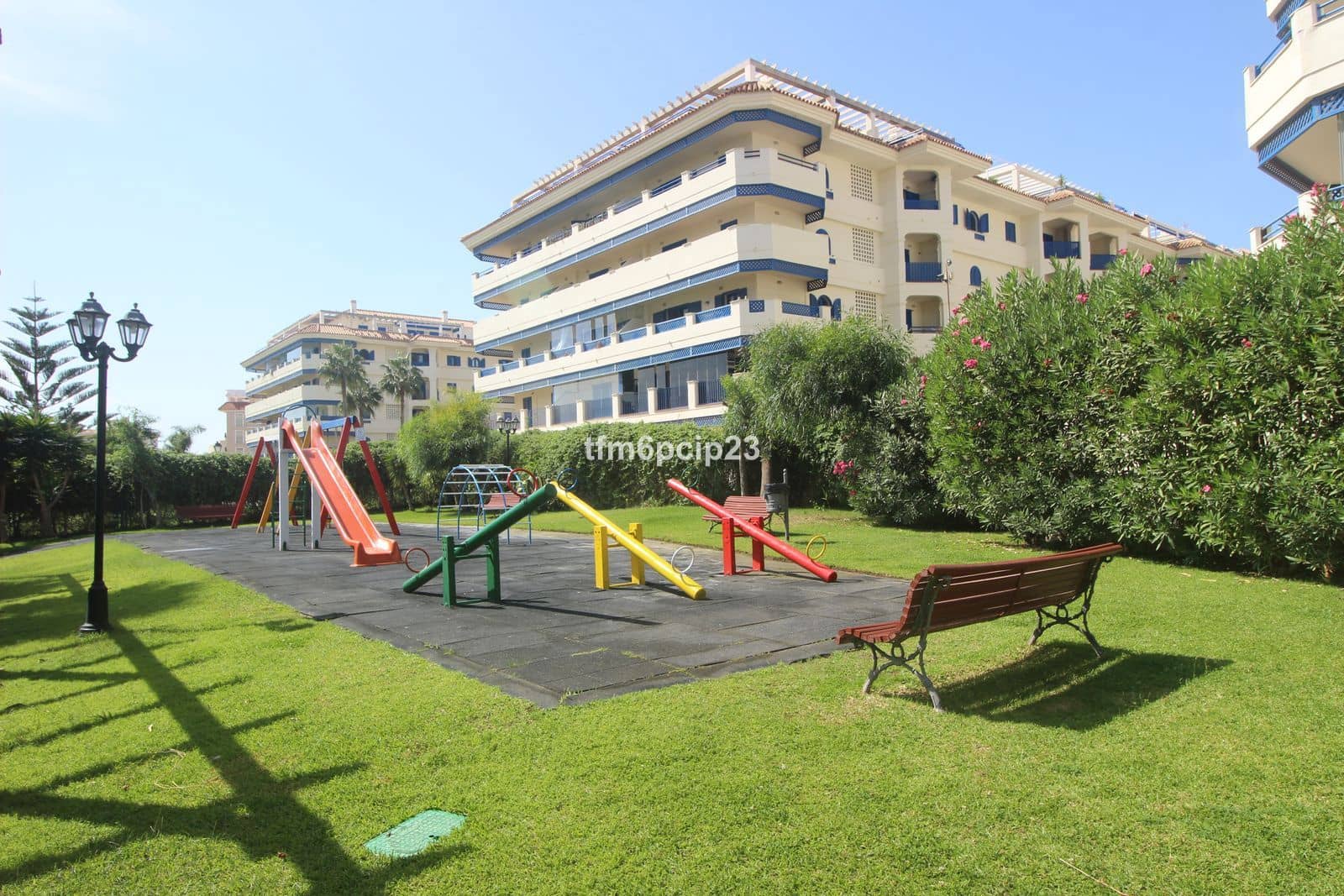3 bedroom Apartment for sale in San Luis de Sabinillas with pool - € 279,000 (Ref: 8562465)