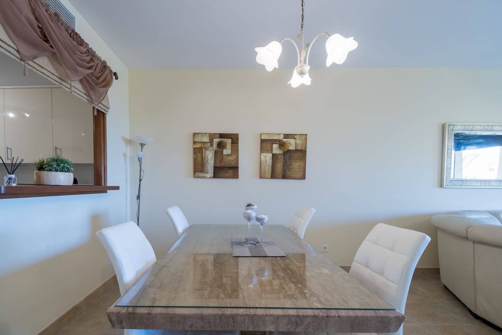 2 sypialnia Apartament na sprzedaż w La Duquesa / Puerto de la Duquesa z basenem - 245 000 € (Ref: 8562472)