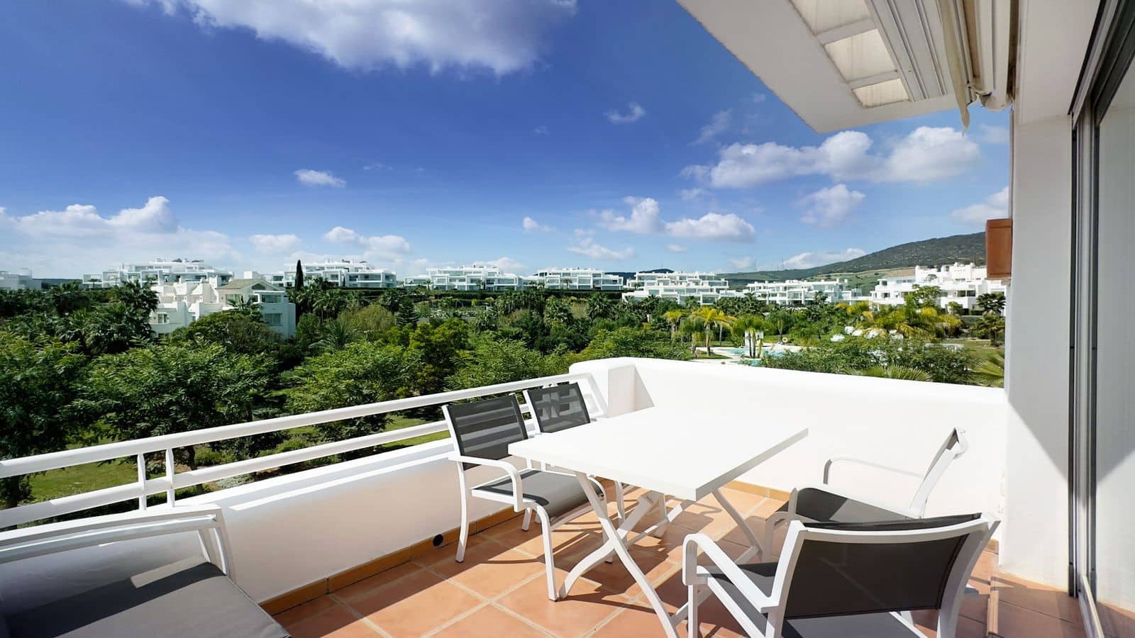 2 bedroom Apartment for sale in Casares - € 298,000 (Ref: 8563015)