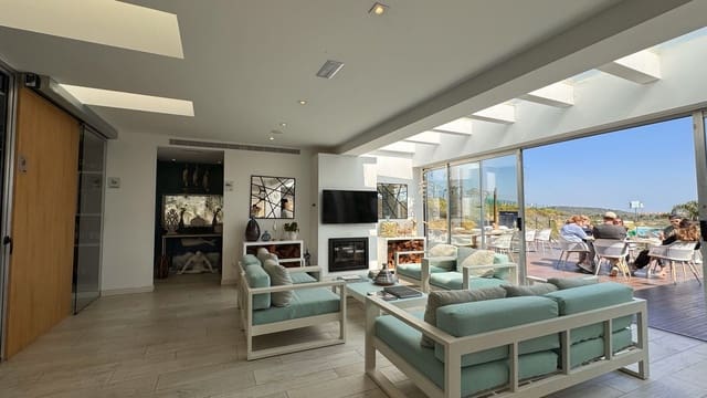 2 bedroom Apartment for sale in Casares - € 298,000 (Ref: 8563015)