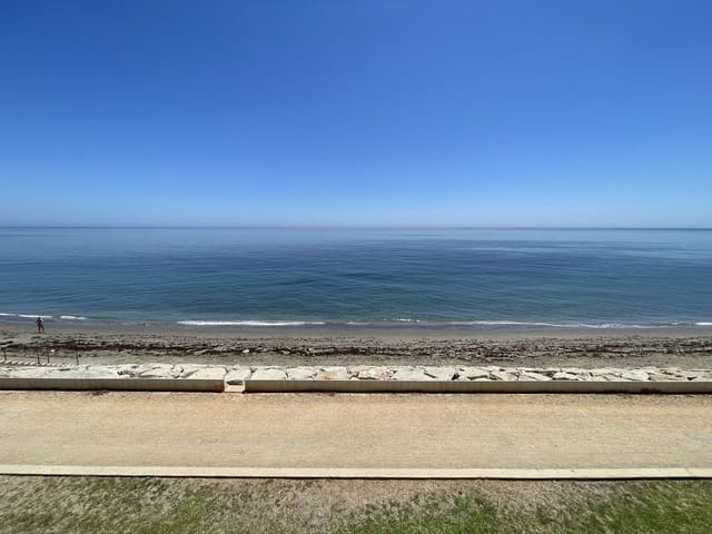 2 quarto Apartamento para venda em Estepona com piscina - 295 000 € (Ref: 8563016)