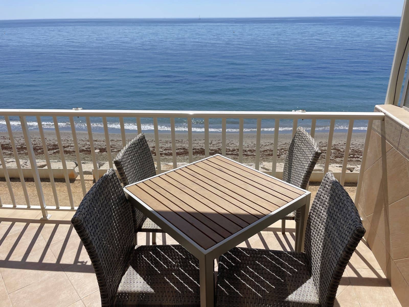 2 quarto Apartamento para venda em Estepona com piscina - 295 000 € (Ref: 8563016)