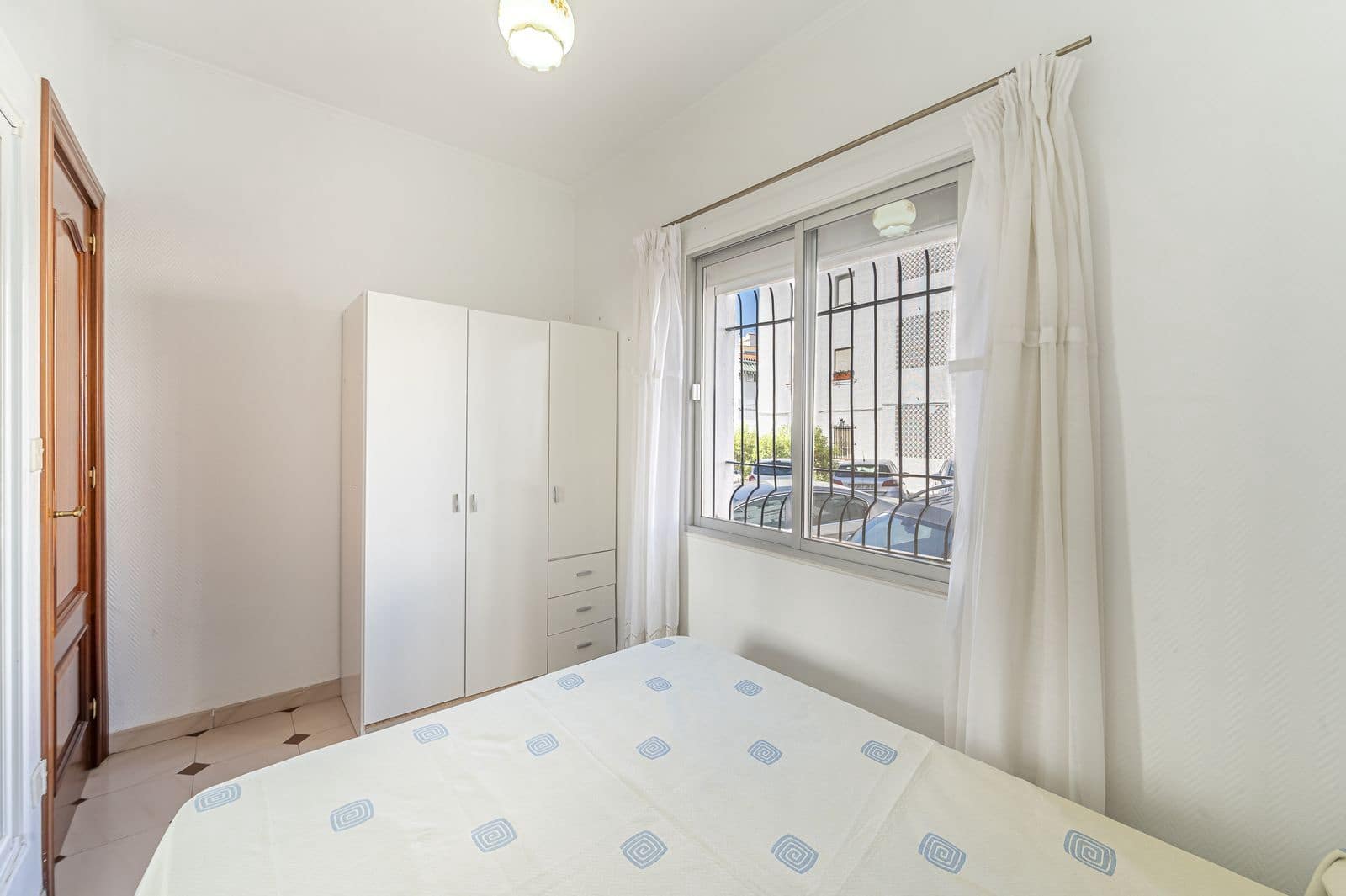 3 slaapkamer Appartement te koop in Estepona - € 250.000 (Ref: 8563022)