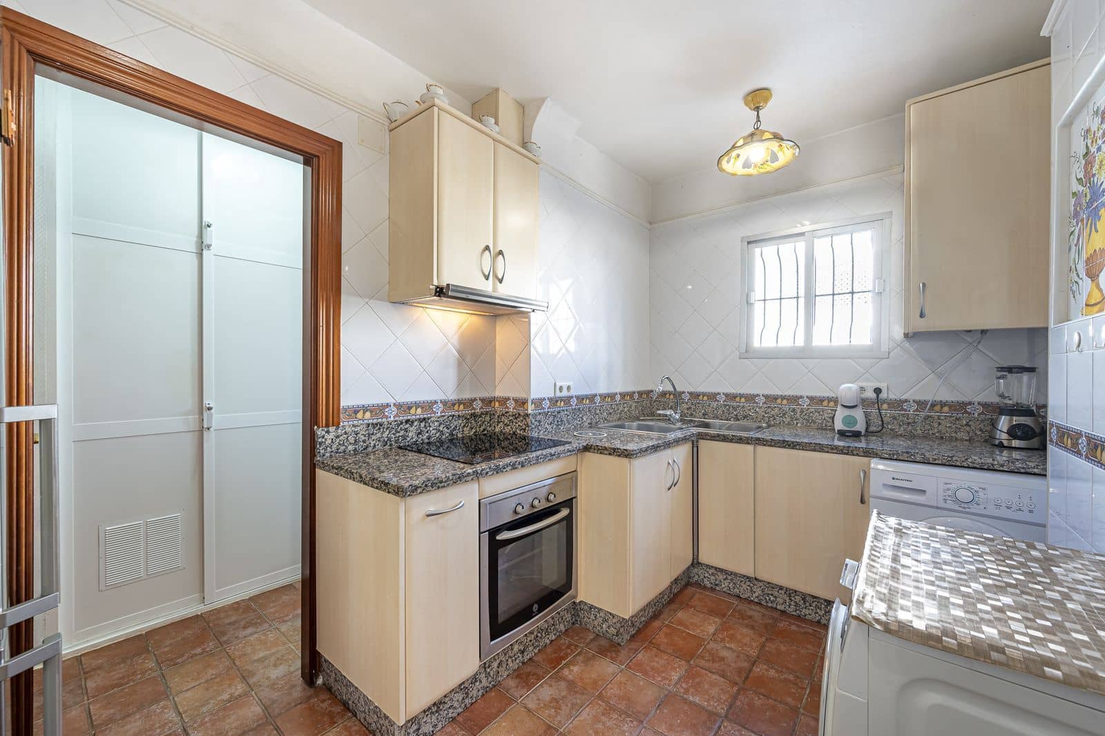 3 slaapkamer Appartement te koop in Estepona - € 250.000 (Ref: 8563022)