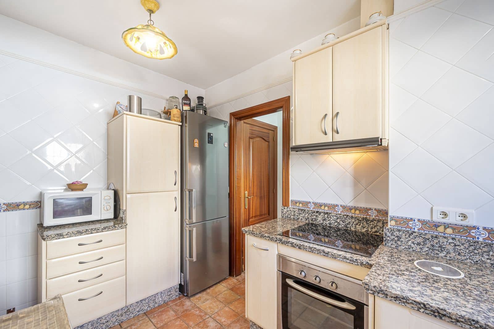 3 slaapkamer Appartement te koop in Estepona - € 250.000 (Ref: 8563022)