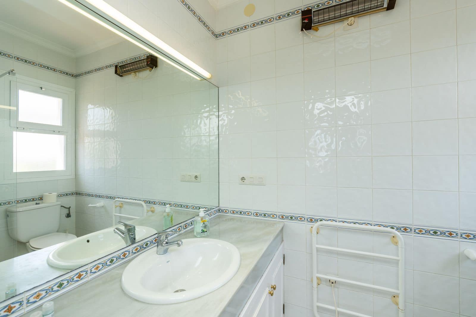 2 Zimmer Apartment zu verkaufen in El Paraiso mit Pool - 245.000 € (Ref: 8563023)