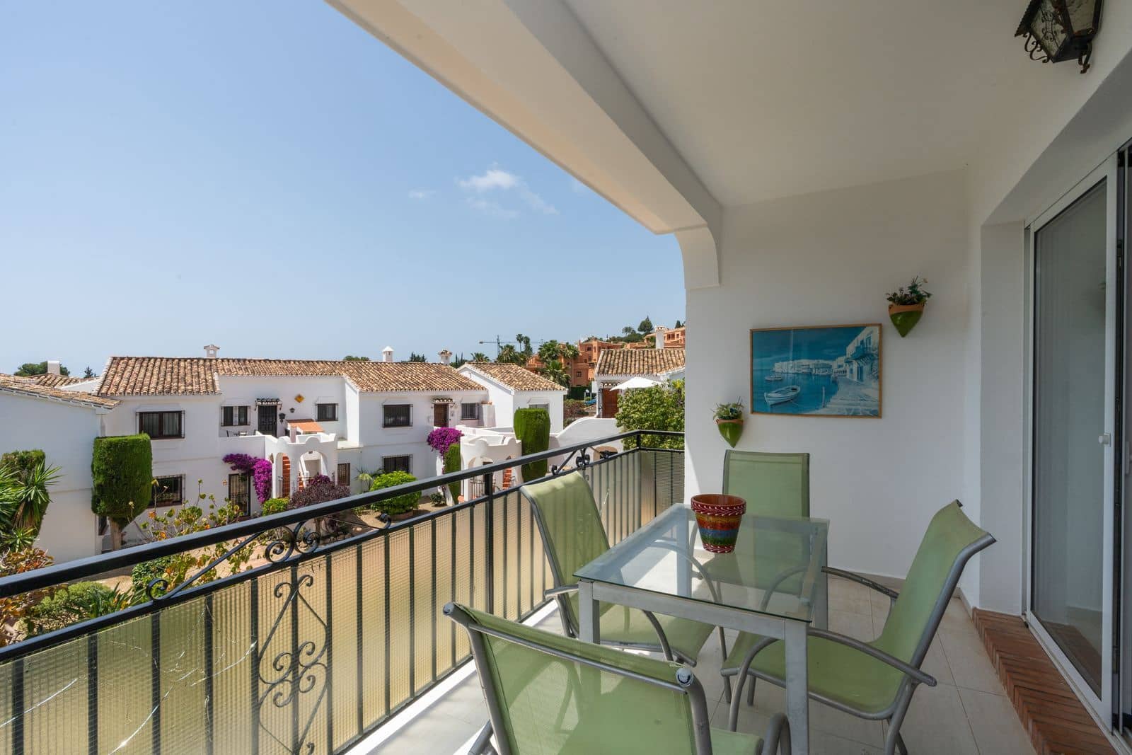 2 Zimmer Apartment zu verkaufen in El Paraiso mit Pool - 245.000 € (Ref: 8563023)