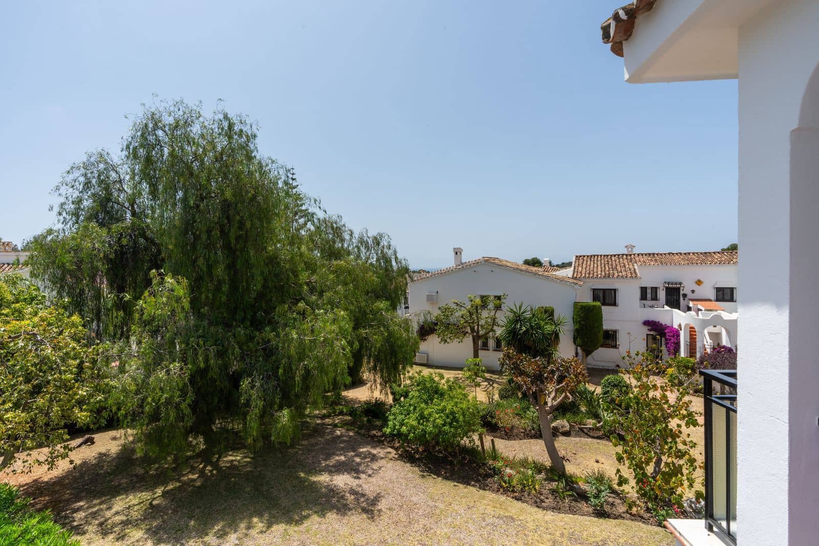 2 Zimmer Apartment zu verkaufen in El Paraiso mit Pool - 245.000 € (Ref: 8563023)