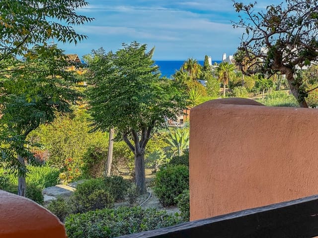 2 bedroom Apartment for sale in Casares with pool - € 220,000 (Ref: 8563028)