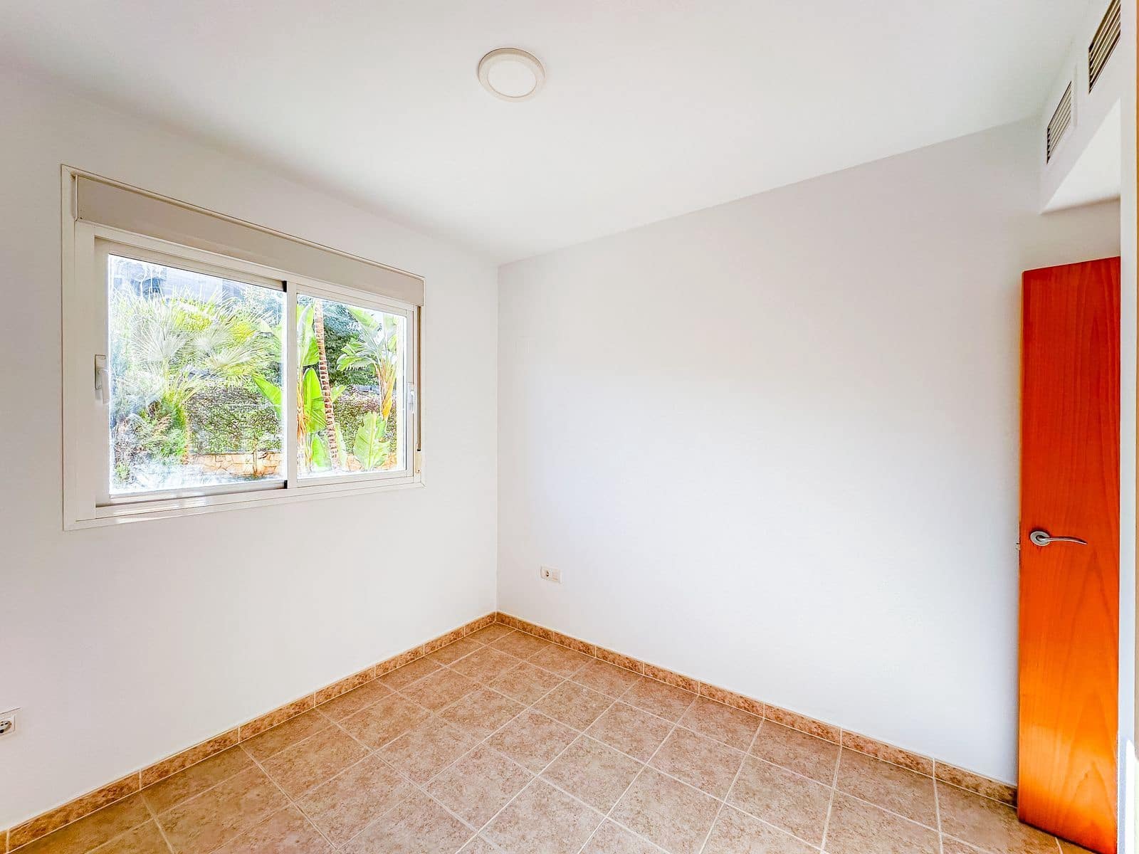 2 bedroom Apartment for sale in Casares with pool - € 220,000 (Ref: 8563028)