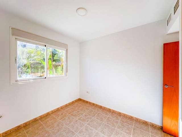 2 bedroom Apartment for sale in Casares with pool - € 220,000 (Ref: 8563028)