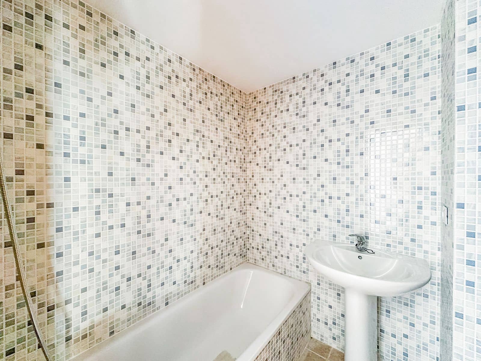 2 bedroom Apartment for sale in Casares with pool - € 220,000 (Ref: 8563028)