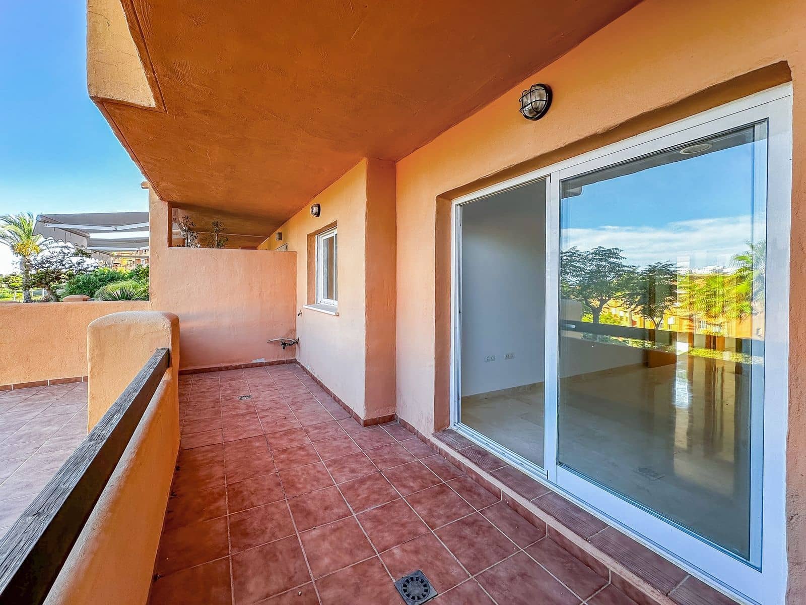 2 bedroom Apartment for sale in Casares with pool - € 220,000 (Ref: 8563028)