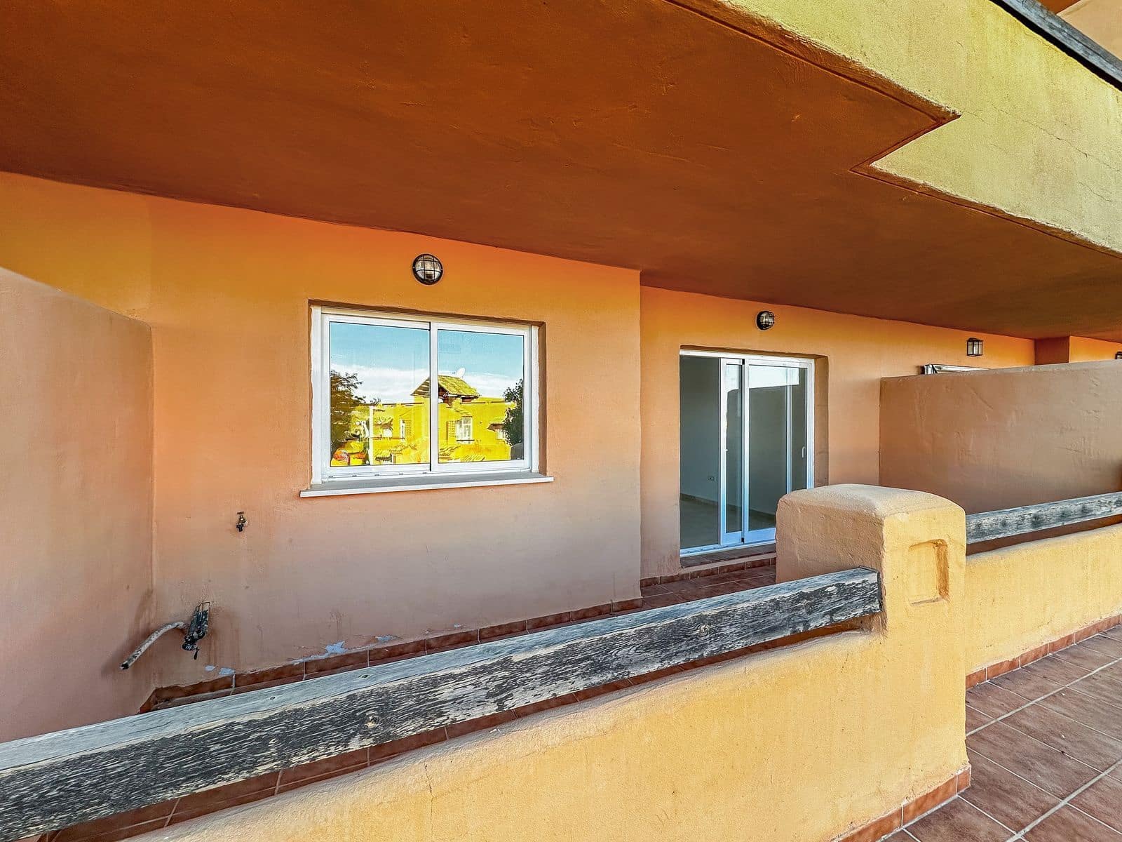 2 bedroom Apartment for sale in Casares with pool - € 220,000 (Ref: 8563028)