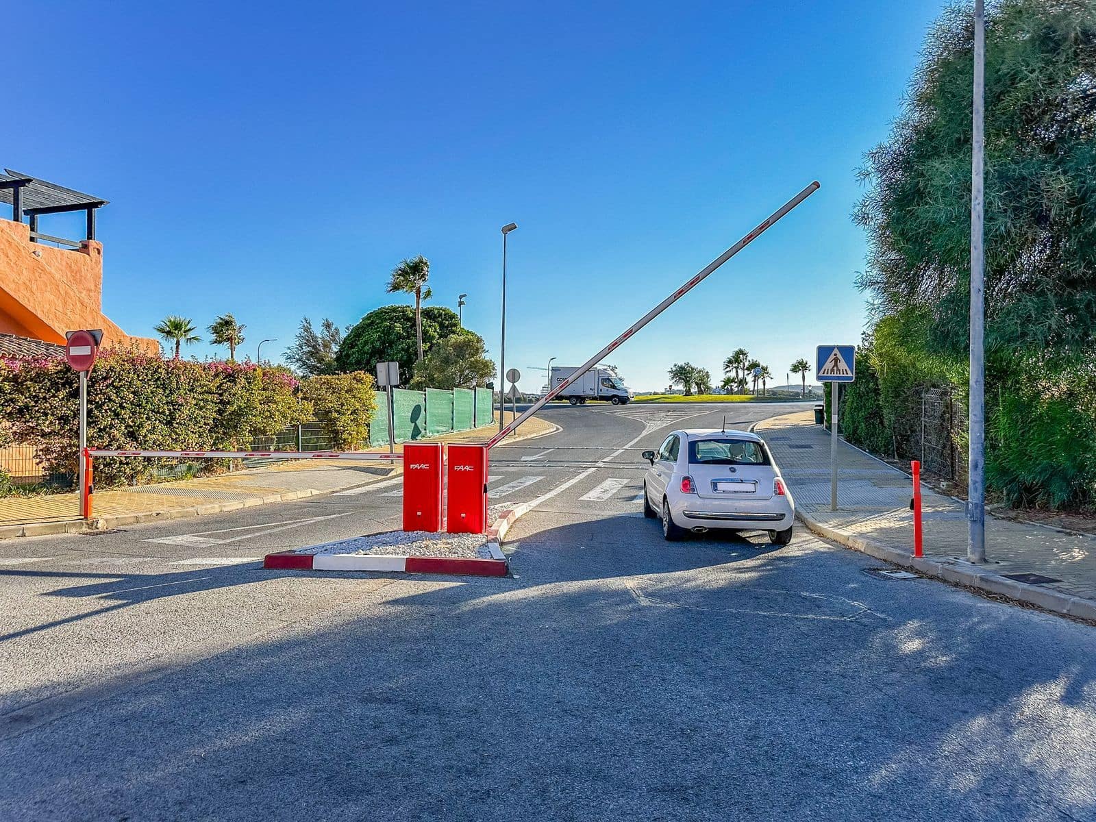 2 bedroom Apartment for sale in Casares with pool - € 220,000 (Ref: 8563028)