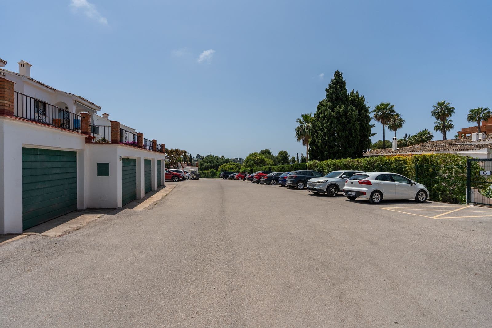 2 Zimmer Apartment zu verkaufen in El Paraiso mit Pool - 245.000 € (Ref: 8566794)