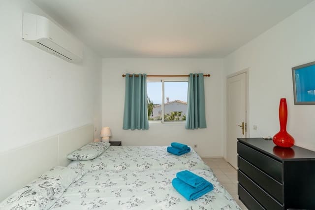 2 soverom Leilighet til salgs i El Paraiso, Estepona med svømmebasseng - € 245 000 (Ref: 8566794)