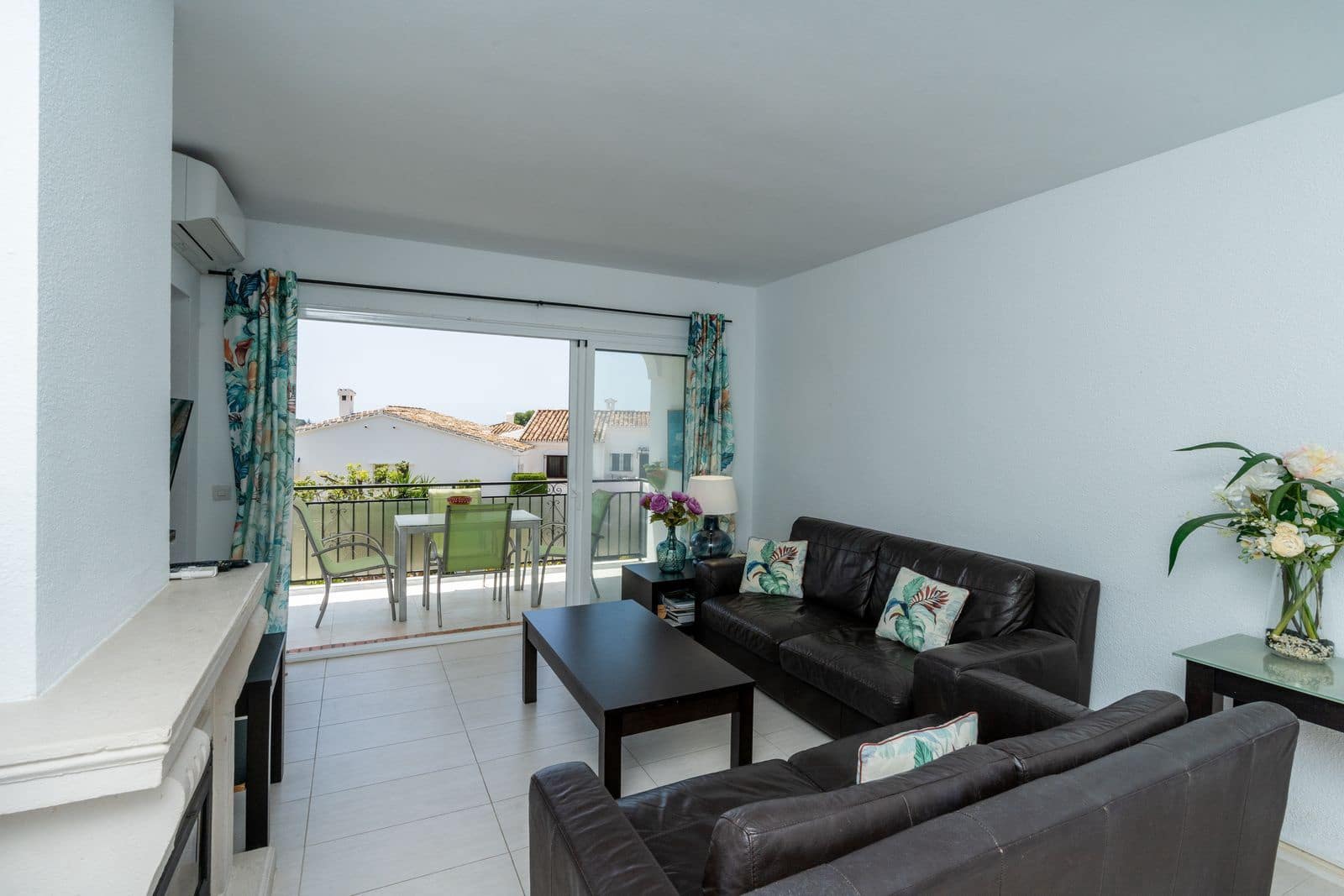 2 Zimmer Apartment zu verkaufen in El Paraiso mit Pool - 245.000 € (Ref: 8566794)