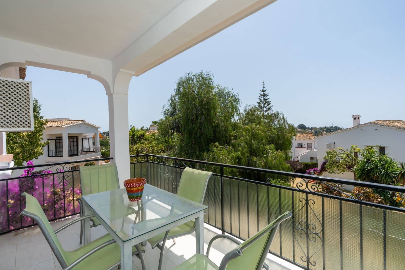 2 Zimmer Apartment zu verkaufen in El Paraiso mit Pool - 245.000 € (Ref: 8566794)