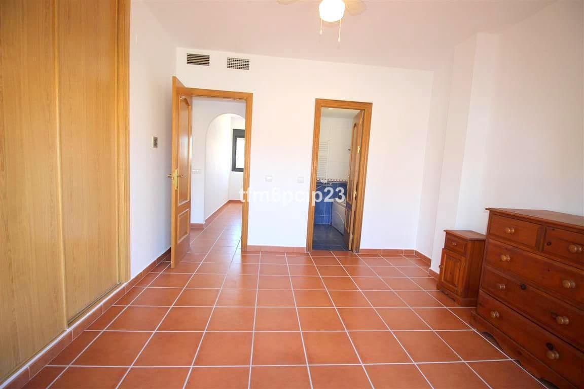 3 slaapkamer Villa te koop in San Luis de Sabinillas - € 399.999 (Ref: 8566928)