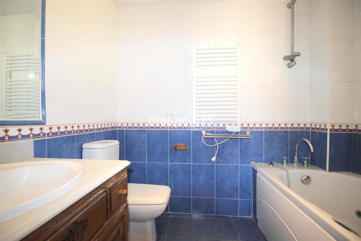 3 slaapkamer Villa te koop in San Luis de Sabinillas - € 399.999 (Ref: 8566928)