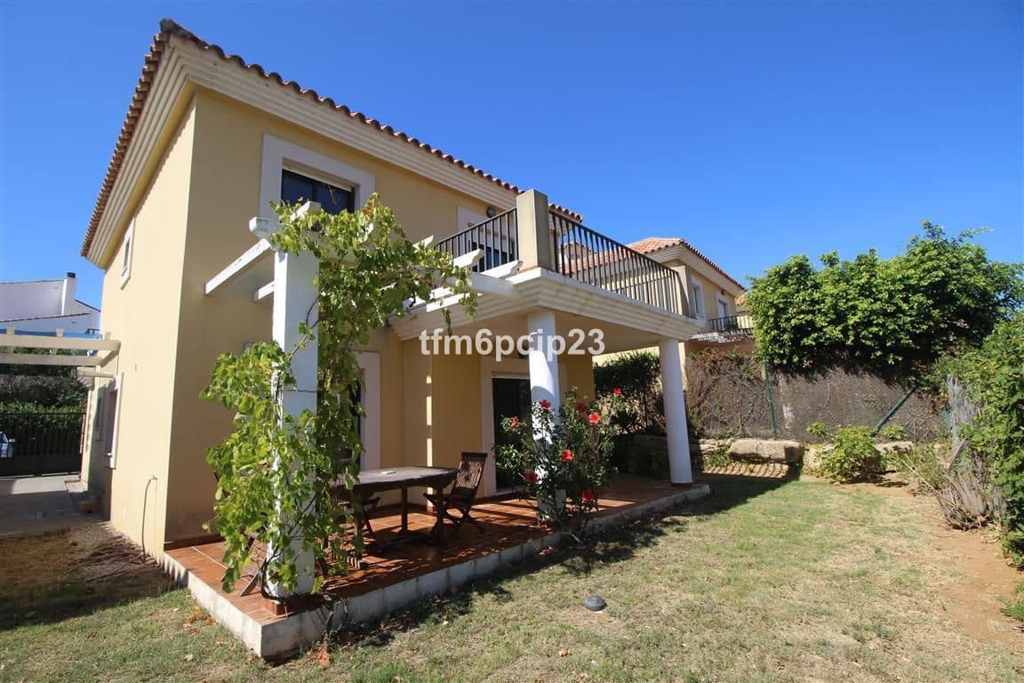 3 slaapkamer Villa te koop in San Luis de Sabinillas - € 399.999 (Ref: 8566928)