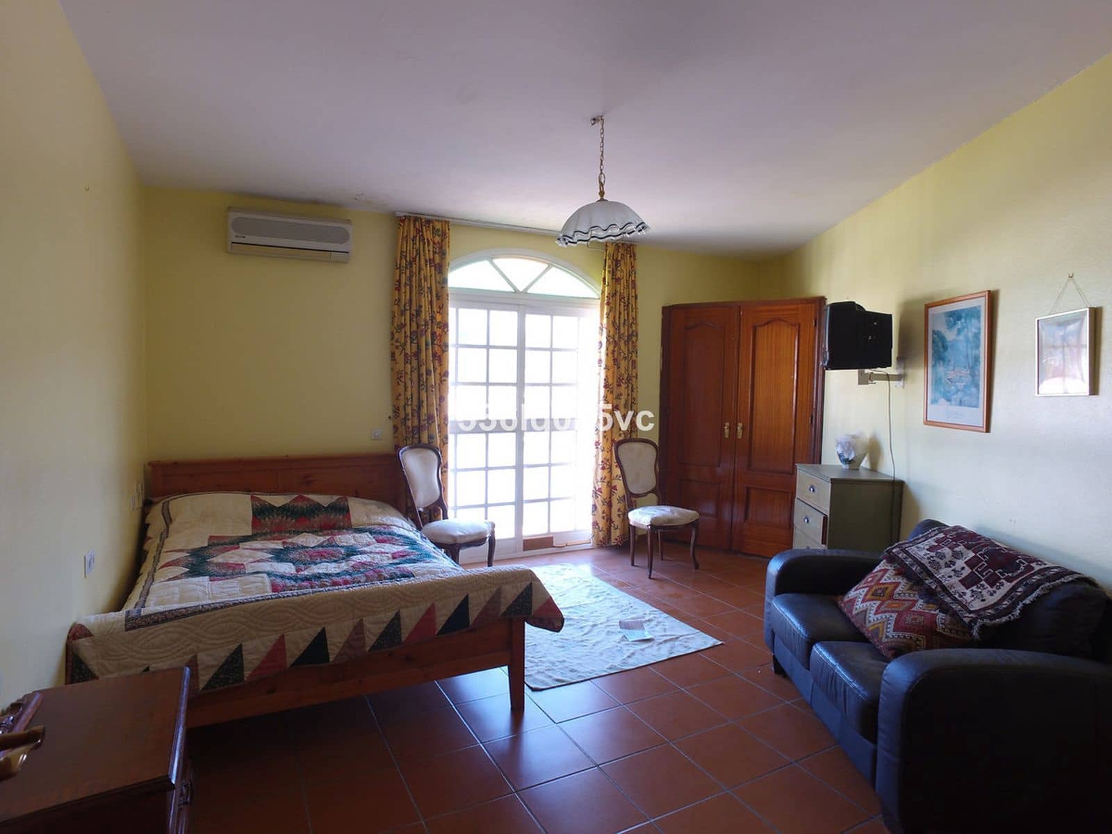 4 bedroom Apartment for sale in Benahavis - € 295,000 (Ref: 8566932)