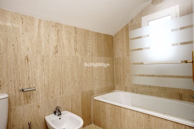 2 soveværelse Lejlighed til salg i Elviria, Marbella med swimmingpool - € 379.000 (Ref: 8567041)