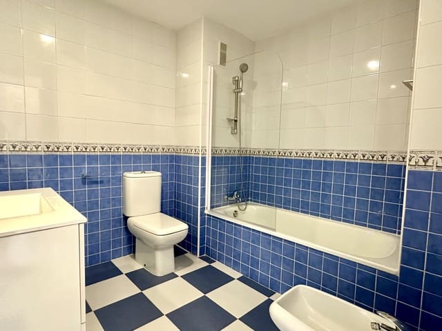 2 soverom Leilighet til salgs i La Reserva, Marbella - € 320 000 (Ref: 8567042)