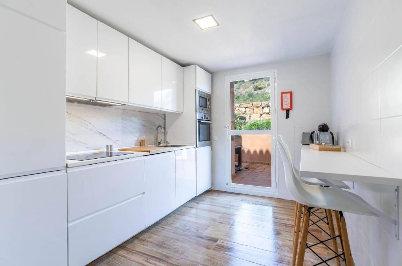 2 soverom Leilighet til salgs i Elviria med svømmebasseng - € 329 500 (Ref: 8567043)