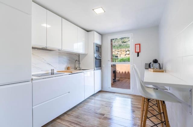 2 soverom Leilighet til salgs i Elviria, Marbella med svømmebasseng - € 329 500 (Ref: 8567043)