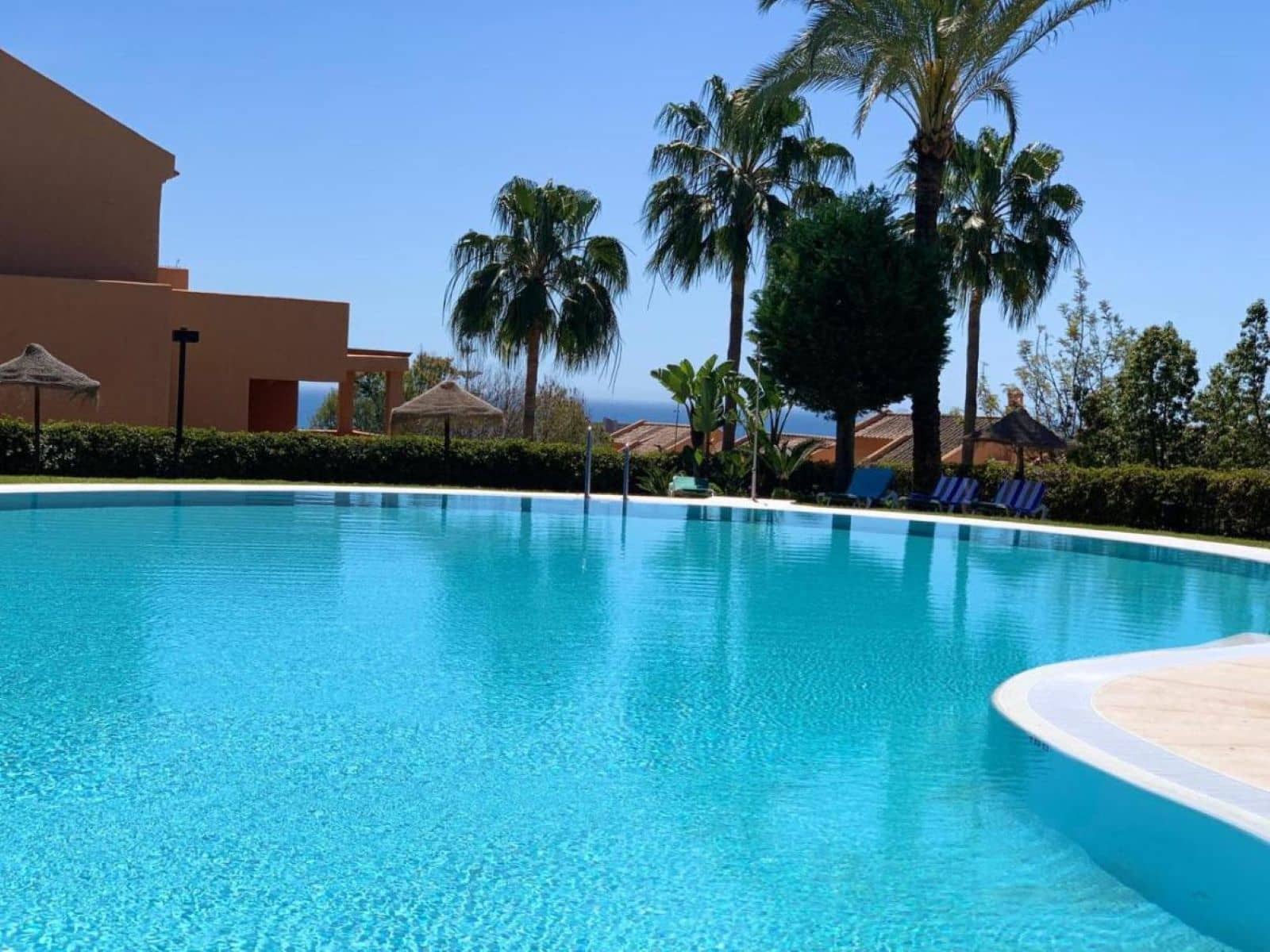 2 soverom Leilighet til salgs i Elviria med svømmebasseng - € 329 500 (Ref: 8567043)