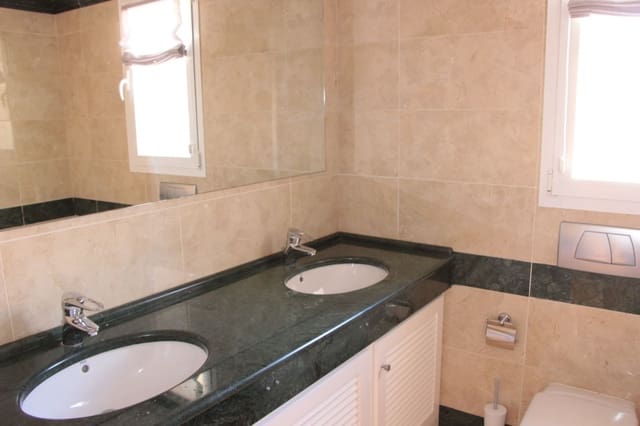 2 bedroom Apartment for sale in Marbella - € 470,000 (Ref: 8567044)