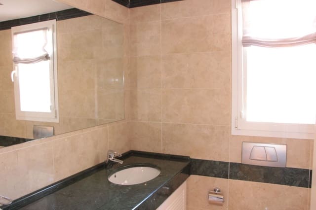 2 bedroom Apartment for sale in Marbella - € 470,000 (Ref: 8567044)