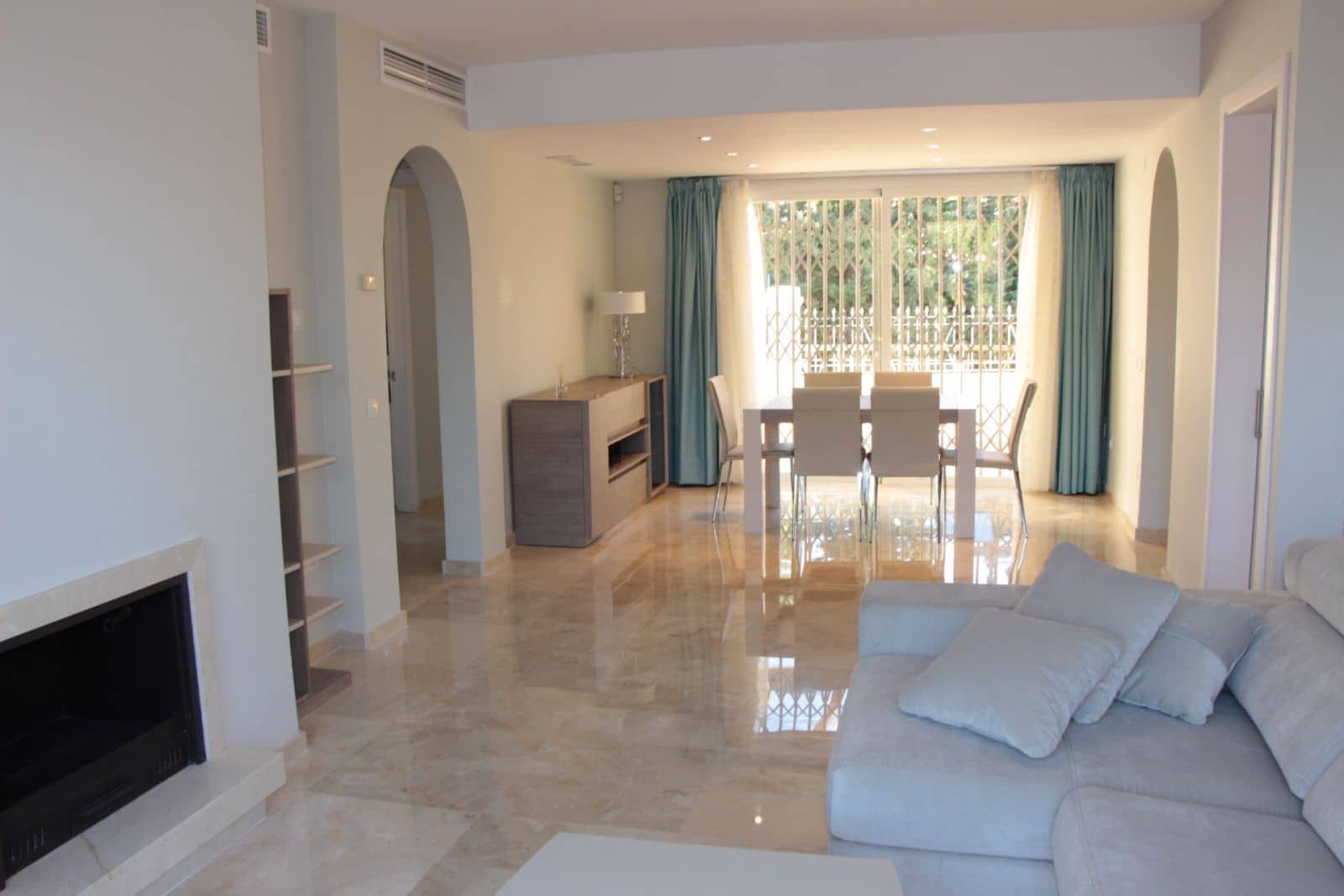 2 bedroom Apartment for sale in Marbella - € 470,000 (Ref: 8567044)