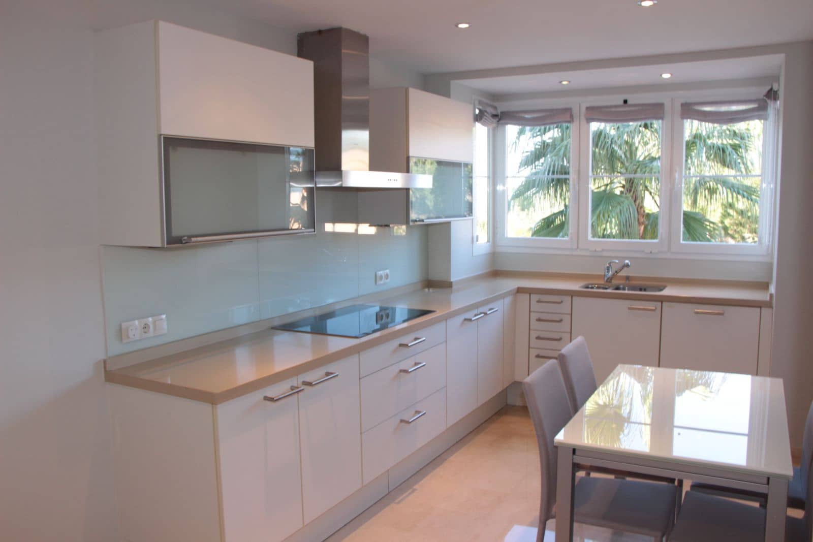 2 bedroom Apartment for sale in Marbella - € 470,000 (Ref: 8567044)